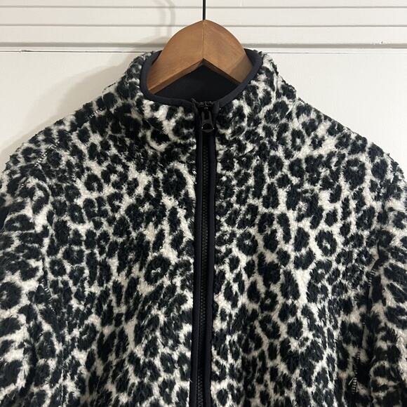 Lands End Leopard Print Zip Up Fleece Jacket with Zip Pockets Size M. - Picture 2 of 8